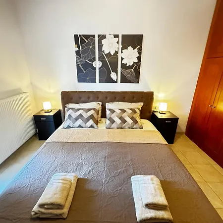 Center Stylish New 2 Bd With Balcony Skiathos