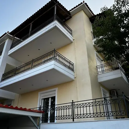 Center Stylish New 2 Bd With Balcony Апартаменты *