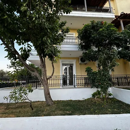 Апартаменты Center Stylish New 2 Bd With Balcony Скиатос
