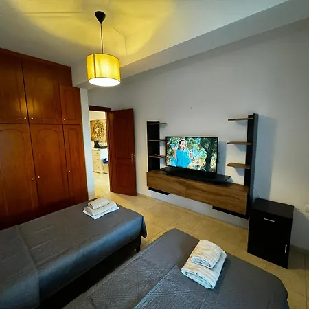 Center Stylish New 2 Bd With Balcony דירה העיירה סקיאתוס